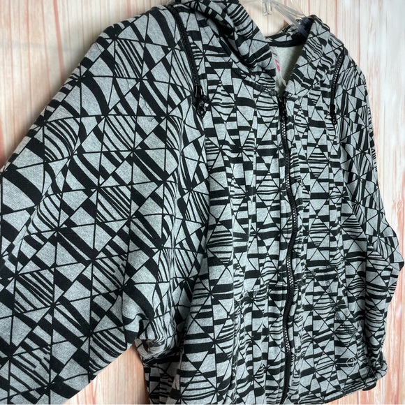 Zumba Thunderin Gray Cold Shoulder Zip Up Hoodie Sweatshirt (L) - Picture 6 of 16